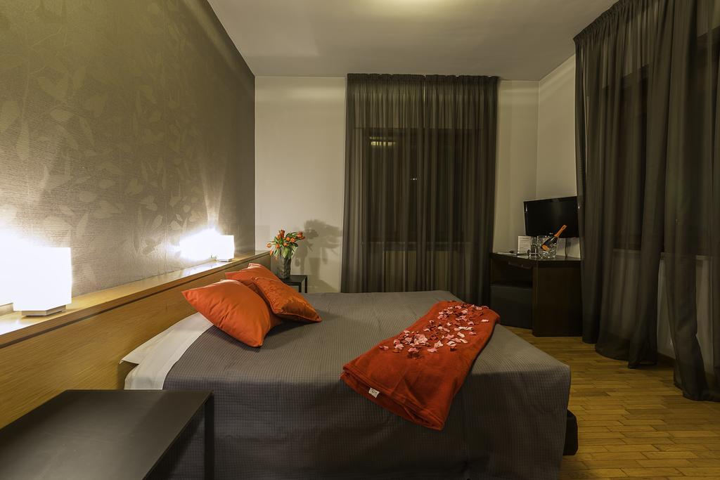 Capo Horn Hotel Darfo Boario Terme Exterior photo